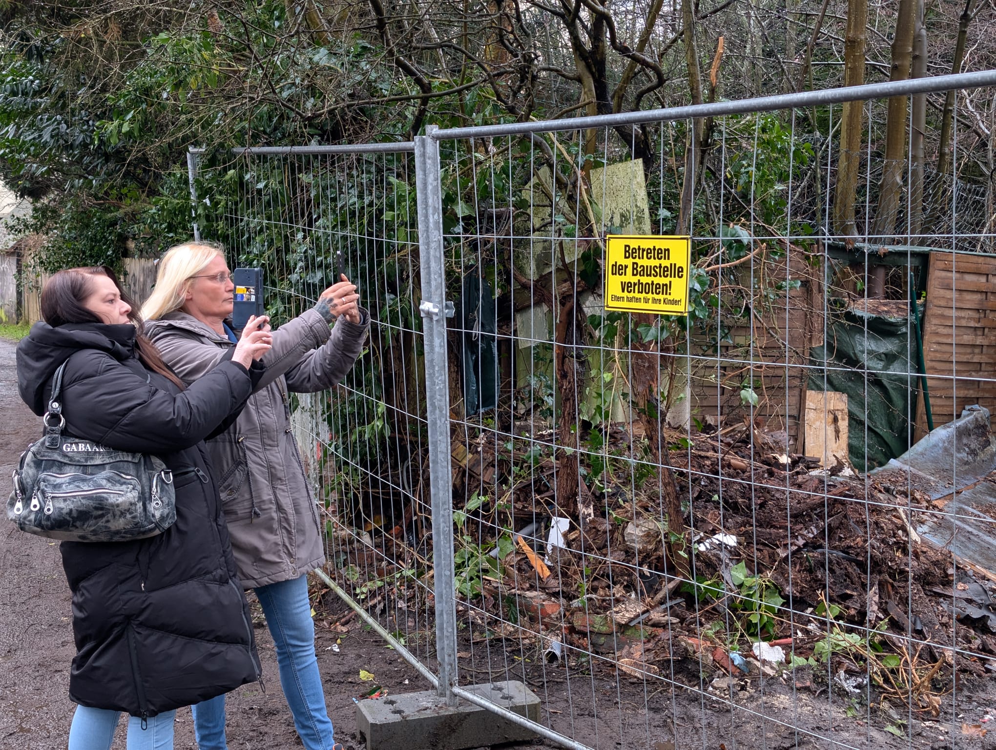 Eiliger Kahlschlag für umstrittenen Kita-Neubau? WfB-Fraktion fordert Antworten!